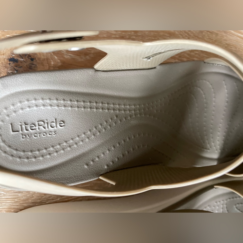 CROCS Brooklyn Wedge Platform Sandals Womens 9 Khaki/Bone Sling Back - Picture 7 of 9